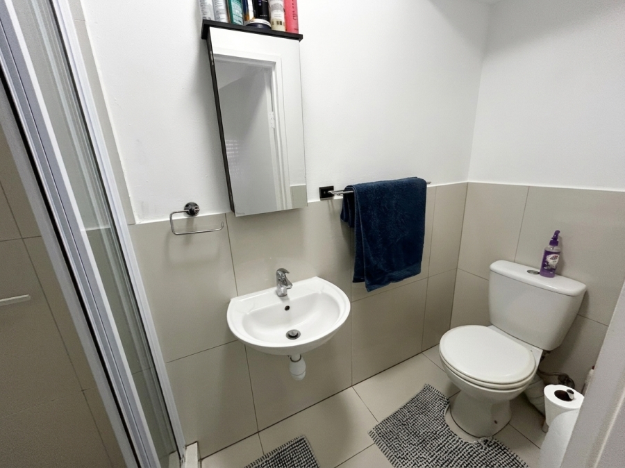 To Let 2 Bedroom Property for Rent in Big Bay Western Cape